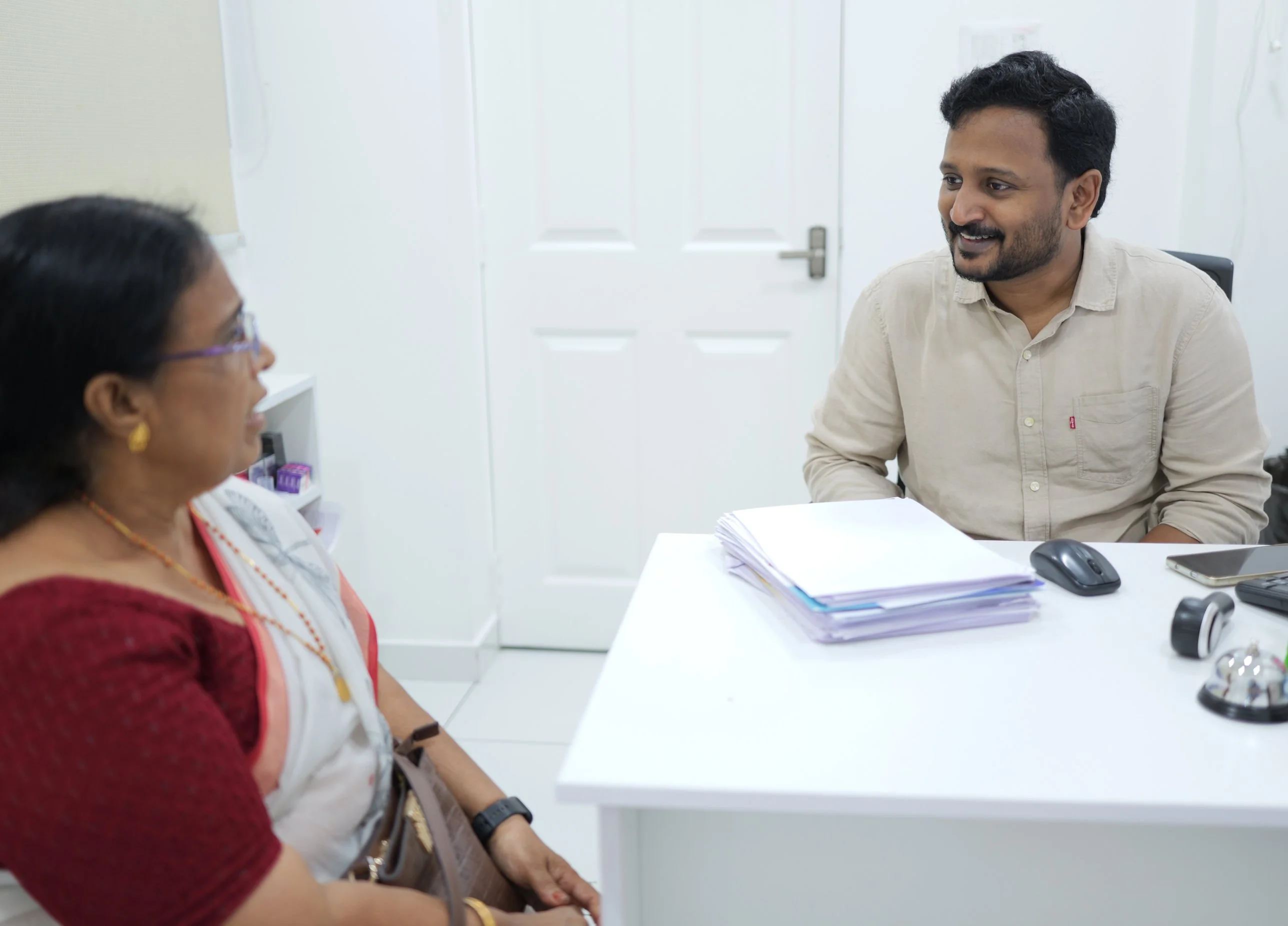 Physician at DermaVue Coimbatore consulting a patient about the GLP-1 medical weight management programme