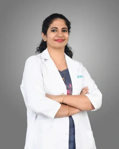 Clinical photograph of Dr. Minu Liz Mathew, MBBS, MD (DVL), dermatologist at DermaVue